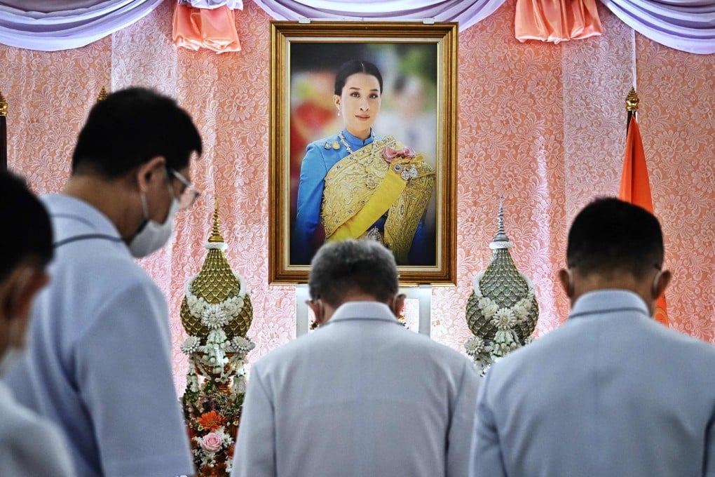 Well-wishers bow in front of an image of Thailand’s Princess Bajrakitiyabha Mahidol at Chulalongkorn Hospital in Bangkok on December 16, 2022. Photo: AFP