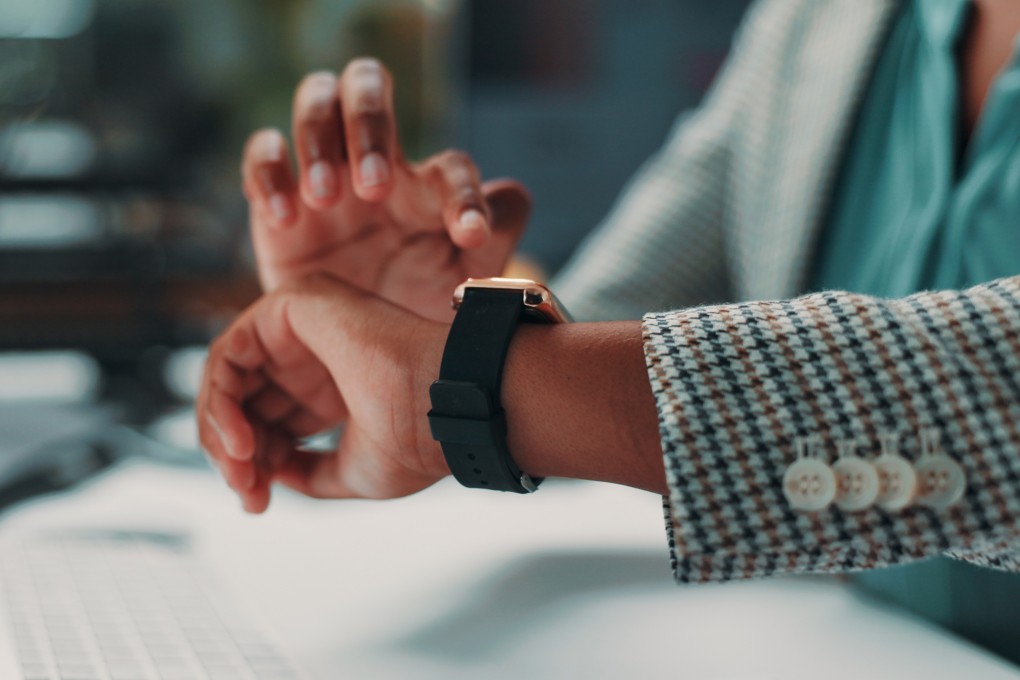 Researchers have developed a tiny, ceramic-based lithium-ion battery that can operate at extreme temperatures and power devices such as wearable electronics. Photo: Shutterstock