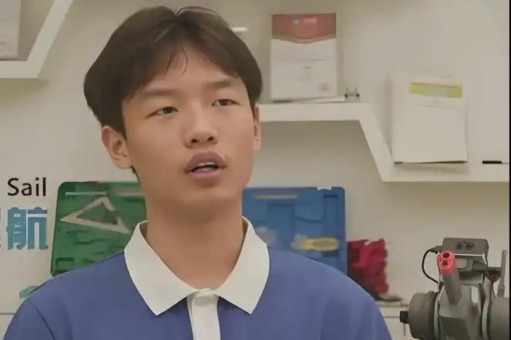 A 19-year-old Chinese entrepreneur has built and exported drones to Europe and Australia. He funded his start-up by waiting tables and delivering food. Photo: QQ.com