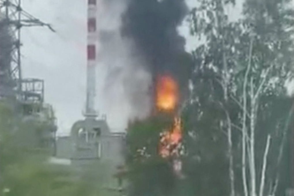 Smoke rises from a fire at the Antipinsky oil refinery in Tyumen, in a video released on June 6. Photo: Social media via Reuters