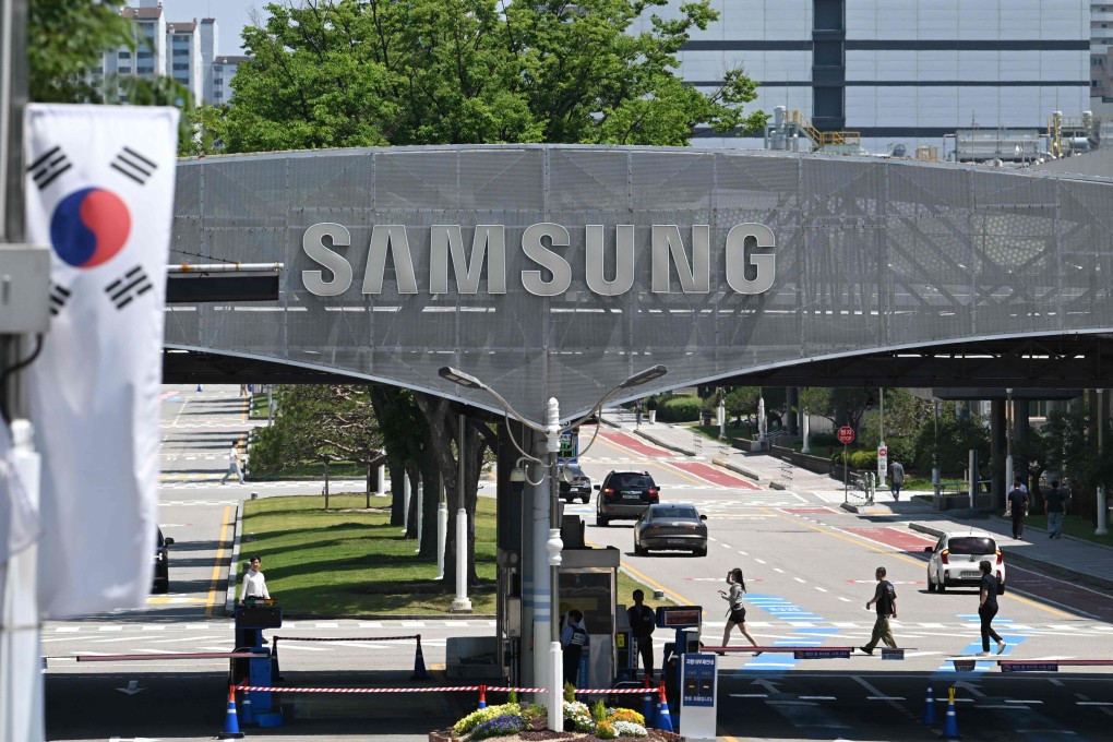 The logo of Samsung Electronics is seen on a gate at the company’s headquarters in Suwon, South Korea, on May 22. Photo: AFP