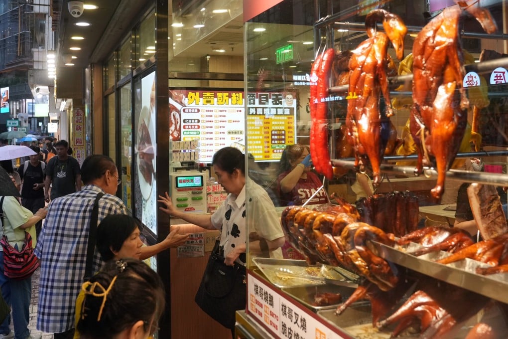 People have meal in a restaurant at Causeway Bay.   18AUG25 SCMP / Sam Tsang