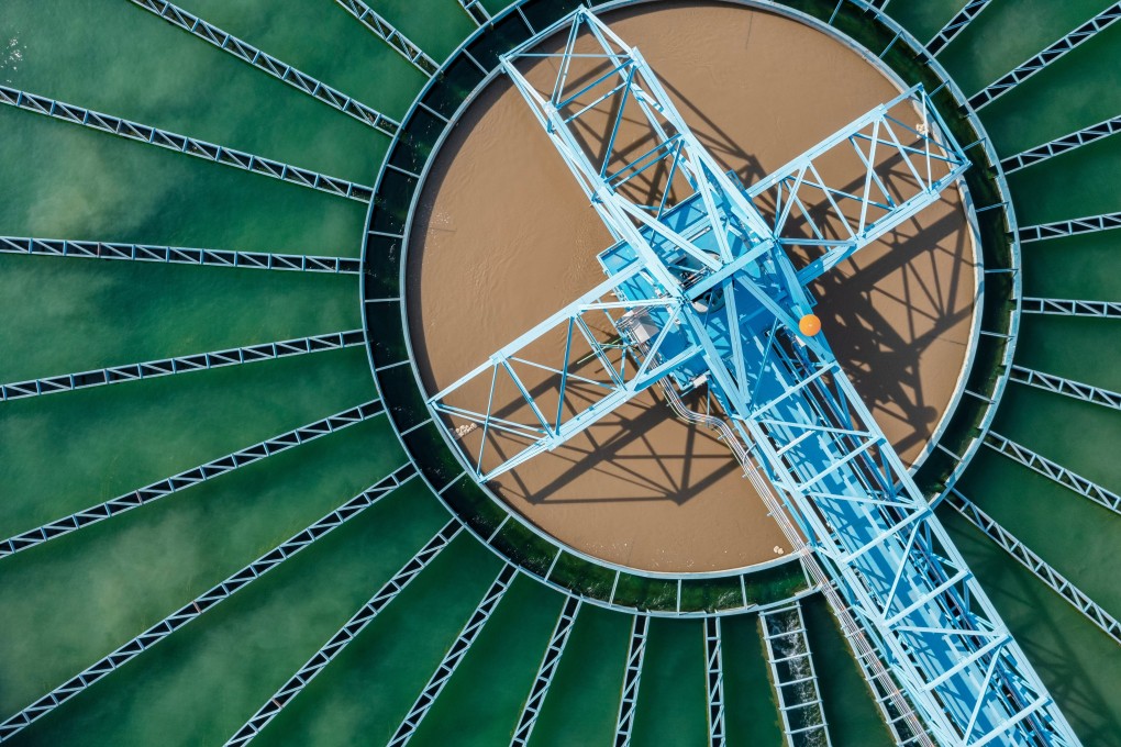 The researchers developed a method to weave nanoparticles into a three-dimensional photothermal evaporation material, significantly boosting the efficiency of converting solar energy to drive desalination. Photo: Shutterstock