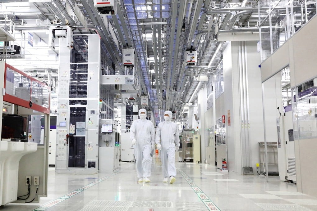 Workers walk through Samsung Electronics’ chip production plant at Pyeongtaek, South Korea. Photo: Samsung Electronics/Reuters