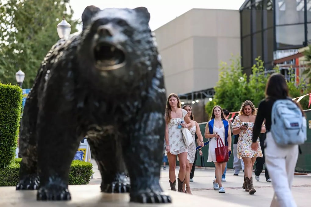 Students walk about the UCLA campus in Westwood, California, on June 19. Photo: TNS