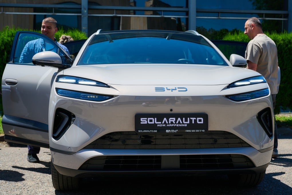 Visitors view a BYD electric vehicle at Expo Georgia in Tbilisi, Georgia, on June 13. Photo: Xinhua