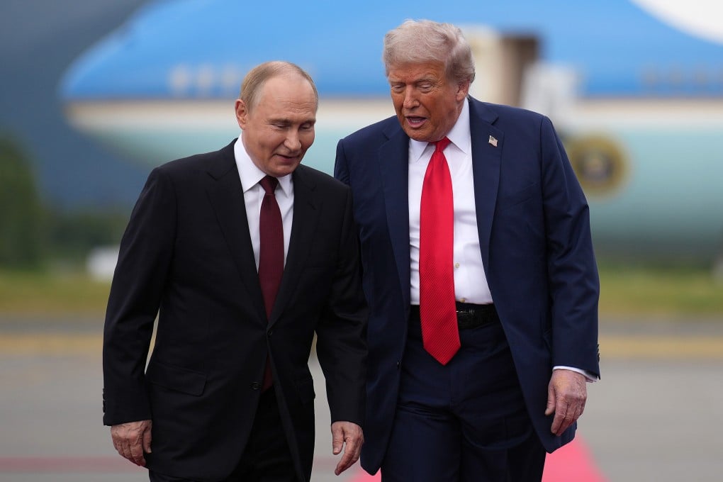 US President Donald Trump (right) walks with Russian President Vladimir Putin as they arrive at Joint Base Elmendorf-Richardson in Anchorage, Alaska, in August 2025. Photo: TNS