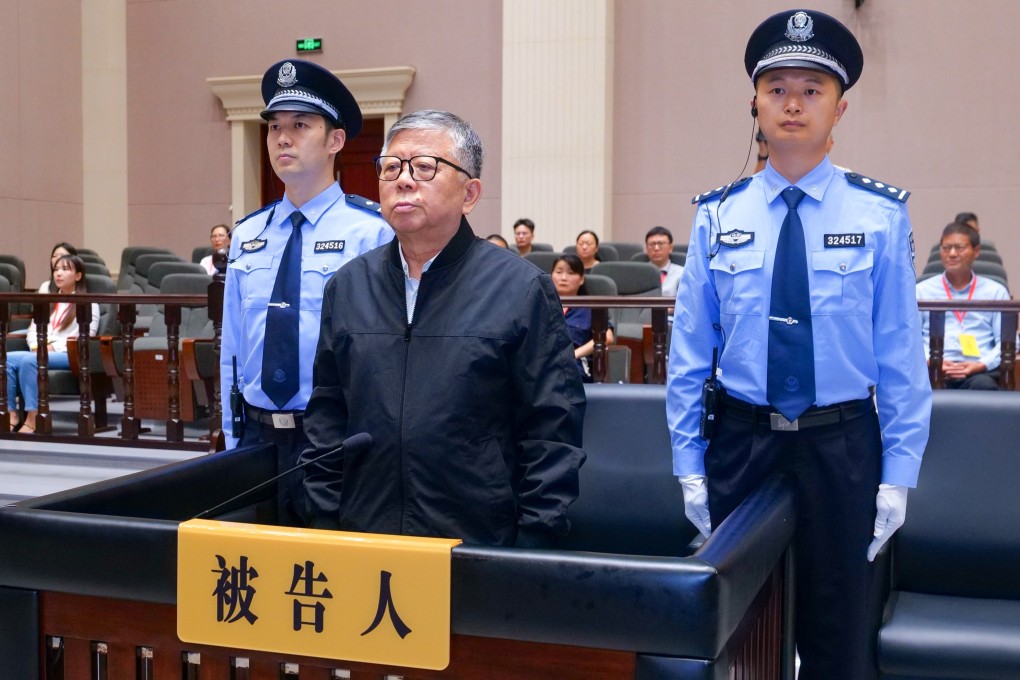 Former official Yang Youlin’s (centre) history of corruption spans three decades, according to a court in east China’s Jiangsu province. Photo: CCTV