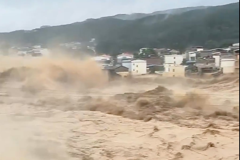 Breaches and flooding were spotted at multiple reservoirs in the city of Hengzhou and Binyang county in Guangxi Zhuang autonomous region. Photo: Handout