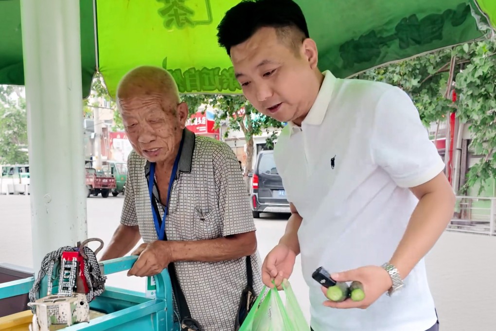 A heartwarming act of kindness by a Chinese influencer ended in ultimate heartbreak when an 81-year-old farmer tragically lost his life in a car accident shortly after they shared lunch. Photo: Douyin