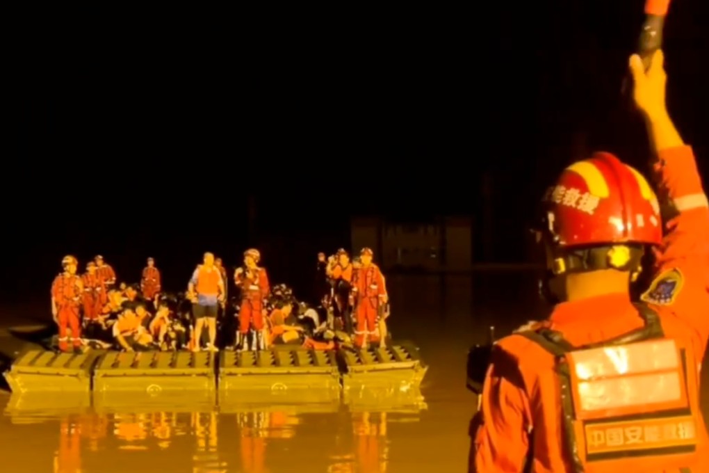 A foldable, self-propelled pontoon barge helped Chinese rescuers ferry 6,000 students and teachers to safety after Guangxi Logistics Vocational and Technical College in Guigang was flooded. Photo: X@SpoxCHN_MaoNing