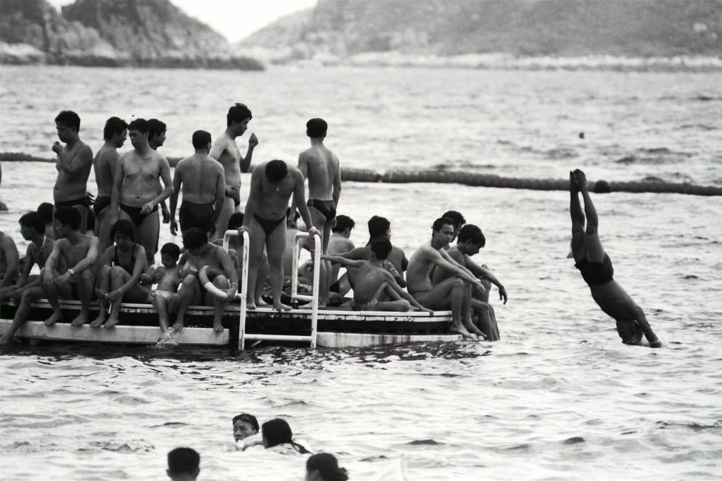 Swimmers crowd onto a pontoon in Repulse Bay in 1990. Photo: SCMP Archives