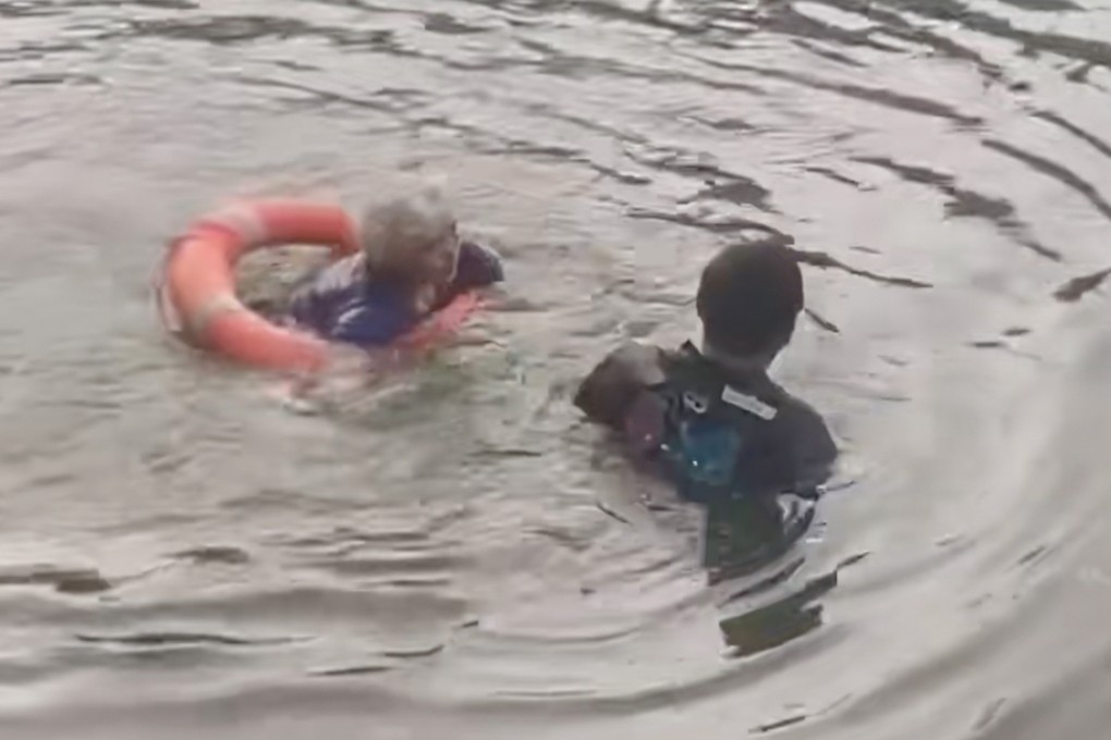 A 71-year-old grandmother in Anhui, eastern China, is earning widespread praise after jumping into a river to rescue a drowning man. Photo: Douyin