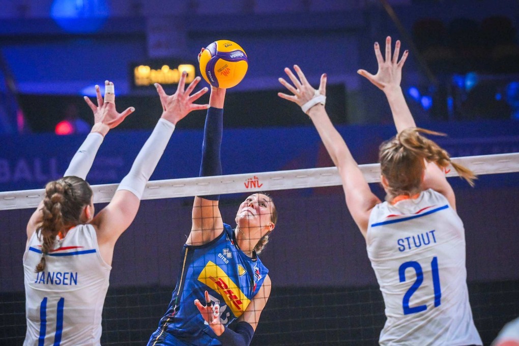 Defending champions Italy eased into the semi-finals of the Women’s Volleyball Nations League with a 3-0 win over the Netherlands in Macau. Photo: WVBNL