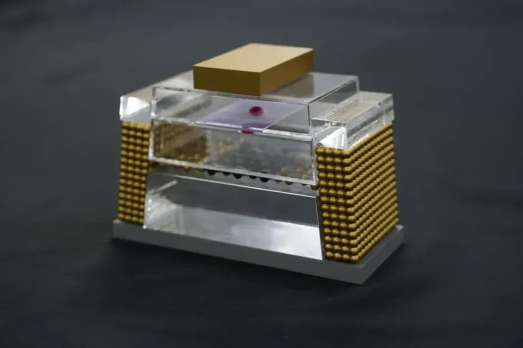 The 2D flash chip features a layer of graphene that prevents electrons from escaping. Photo: Handout