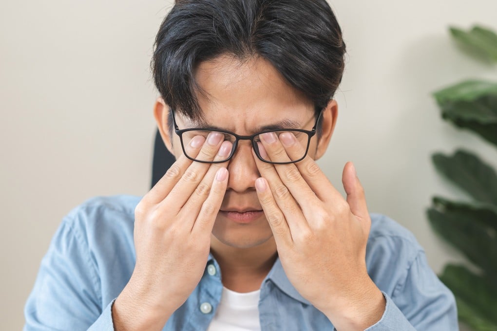 A 36-year-old man’s severe vision loss due to mites highlights the critical need for good personal hygiene, especially regular bedding changes. Photo: Shutterstock