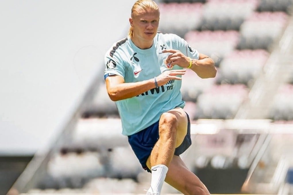 Norwegian footballer Erling Haaland has gained attention not only for his extraordinary performances on the pitch, but for his rigorous wellness routine. Photo: Instagram/erling