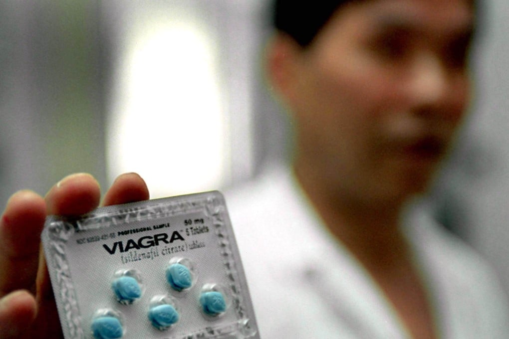 A doctor holds the anti-impotence drug Viagra. Viagra’s potential to limit cancer spread could be boosted by using it alongside statins, a widely taken medication that limits cholesterol production. Photo: AFP