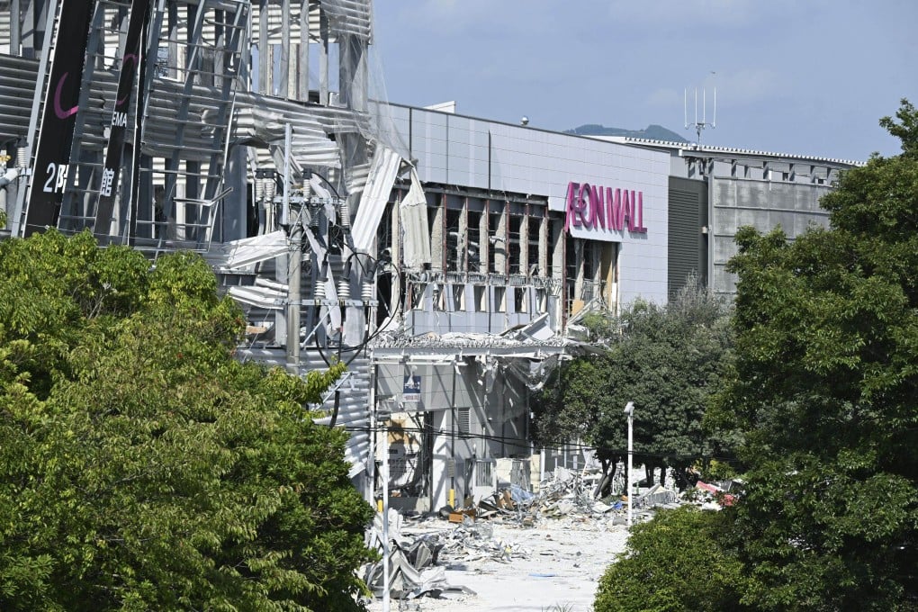 Rescue operations ended at the Aeon shopping mall in Kashima, Kumamoto Prefecture, on Saturday. Photo: Kyodo