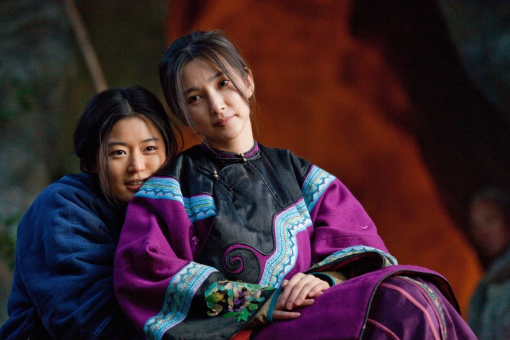 Jun Ji-hyun (left) and Li Bingbing in a still from Snow Flower and the Secret Fan (2011), a film that earned director Wayne Wang some of the worst reviews of his career.