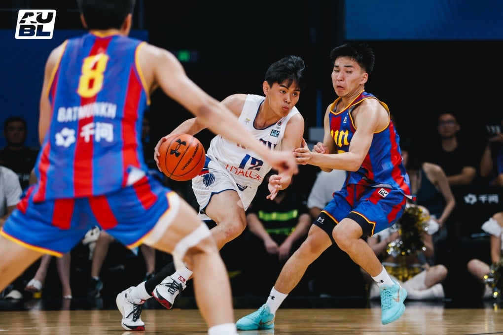 Lin Tzu-hao (middle) scored 15 points for reigning champions National Chengchi University against debutants National University of Mongolia on Tuesday. Photo: Handout