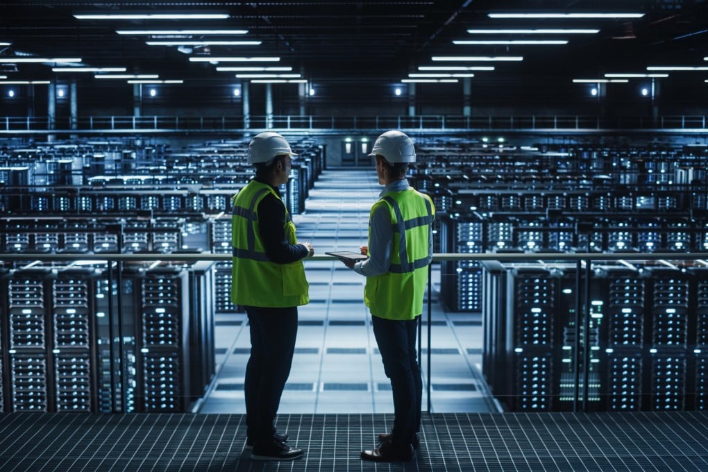 Workers are seen at a data centre. Photo: Shutterstock