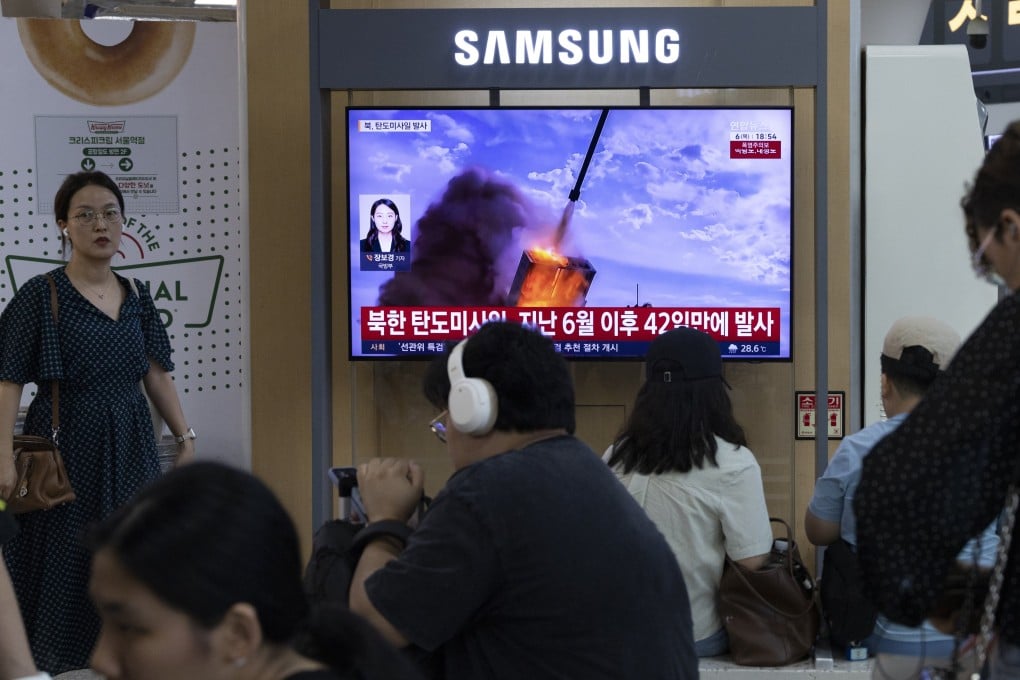 People watch the news at a station in Seoul, South Korea on Thursday. According to South Korea’s Joint Chiefs of Staff, North Korea launched a ballistic missile toward the East Sea on Thursday. Photo: EPA