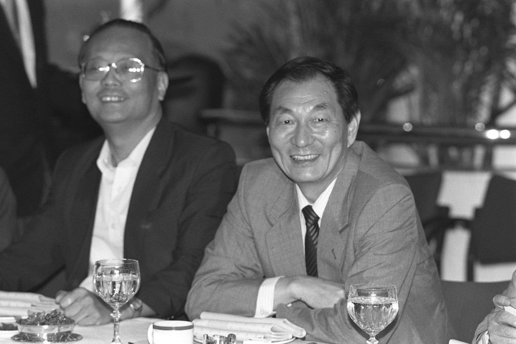 As mayor of Shanghai, Zhu Rongji (right) leads an economic delegation to Hong Kong in June 1990. Photo: Robert Ng