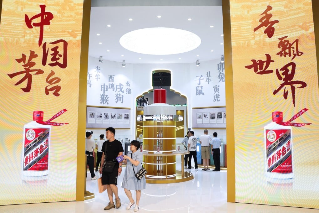 People visit the Kweichow Moutai booth at the China International Consumer Products Expo in Haikou, capital of south China’s Hainan province, April 15, 2024. Photo: Xinhua
