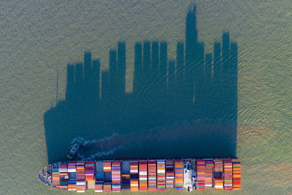 A container ship leaves the Yangshan deep water port in Shanghai. Photo: Getty Images
