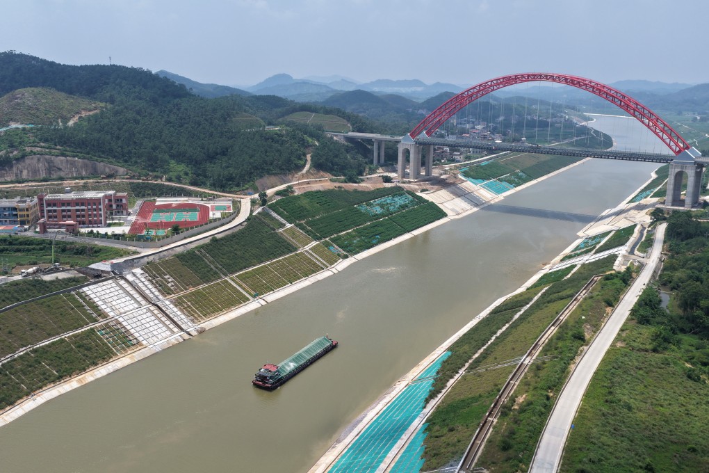 A trial vessel moving through the Pinglu Canal in south China’s Guangxi Zhuang autonomous region. Photo: Xinhua