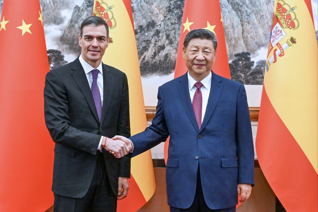President Xi Jinping, right, shakes hands with Spanish Prime Minister Pedro Sanchez during a meeting at the Diaoyutai State Guesthouse in Beijing on April 11, 2025.  Photo: EPA-EFE