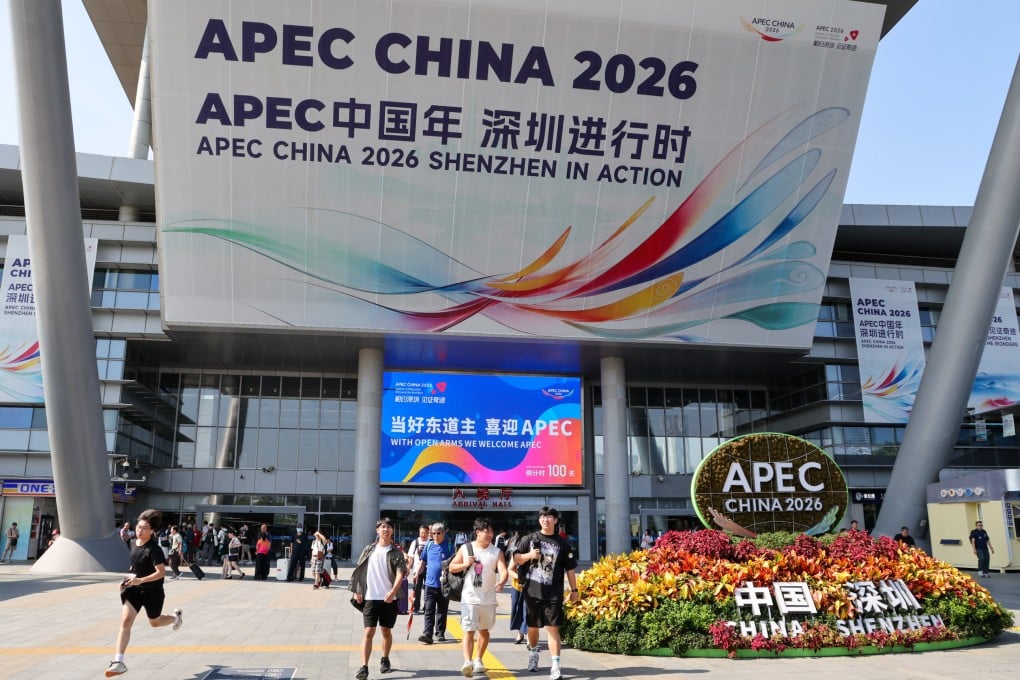 With themed bulletin boards, outdoor posts, decorations and installations, Shenzhen marked the 100-day countdown to the 33rd Asia-Pacific Economic Cooperation economic leaders’ meeting. Photo: Xinhua