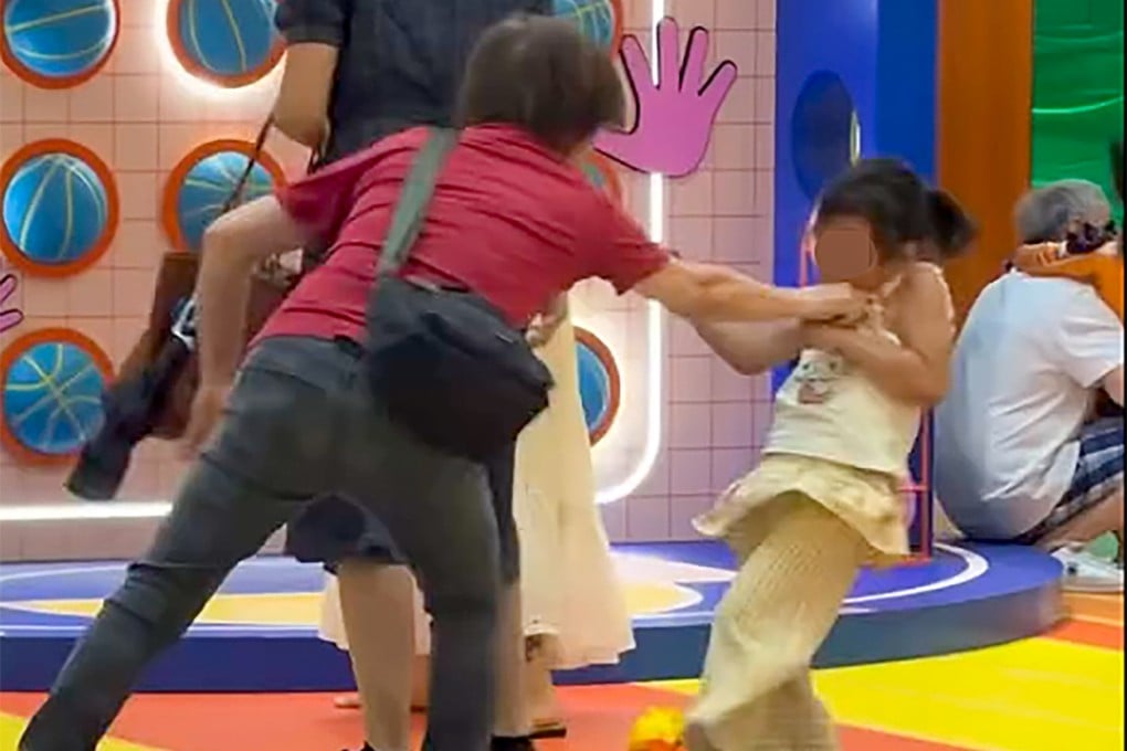 Viral footage shows an older woman shoving a girl and then slapping her, causing the child to fall to the ground. Photo: Threads/one_mushroooom
