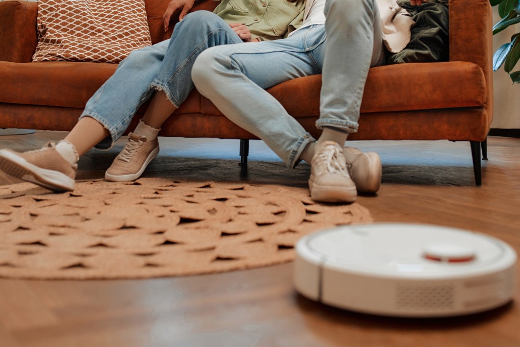 Suspecting his wife of an affair, a Taiwanese husband remotely activated their home’s robot vacuum via a mobile app to gather video evidence. Photo: Shutterstock