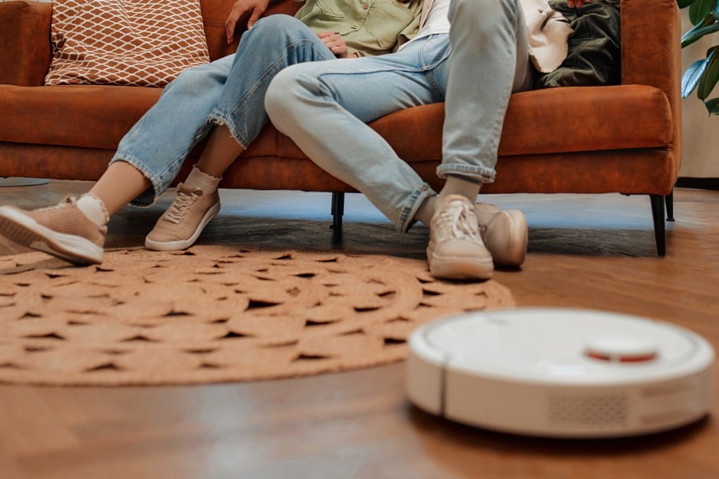 Suspecting his wife of an affair, a Taiwanese husband remotely activated their home’s robot vacuum via a mobile app to gather video evidence. Photo: Shutterstock