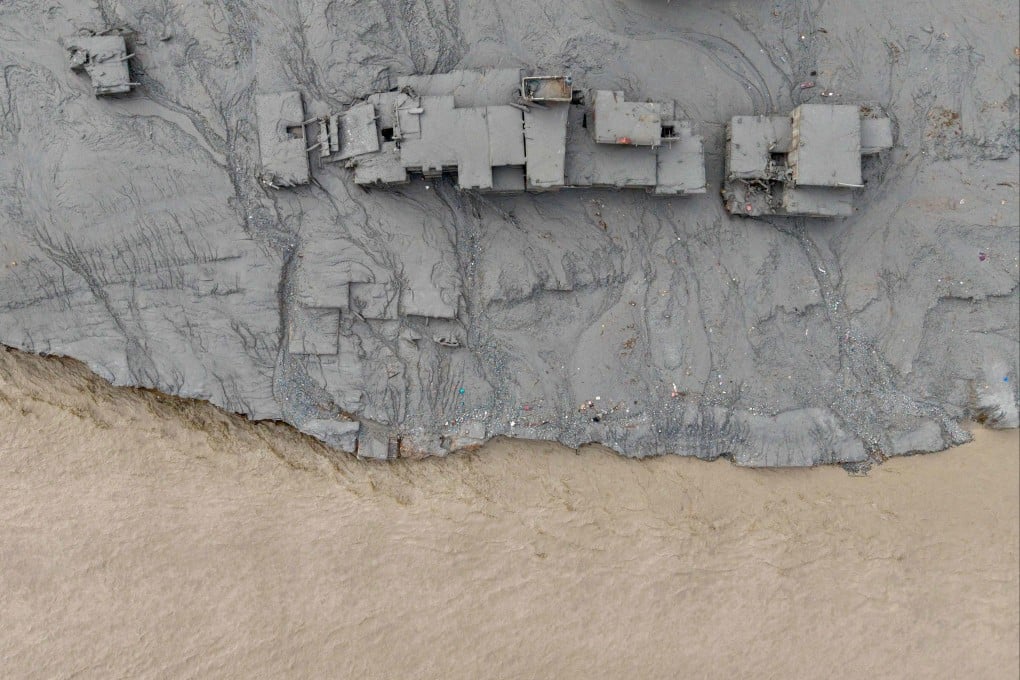 Researchers on both sides of the Nepal-China border say the disaster highlights the need for a joint approach to hazard management. Photo: AFP