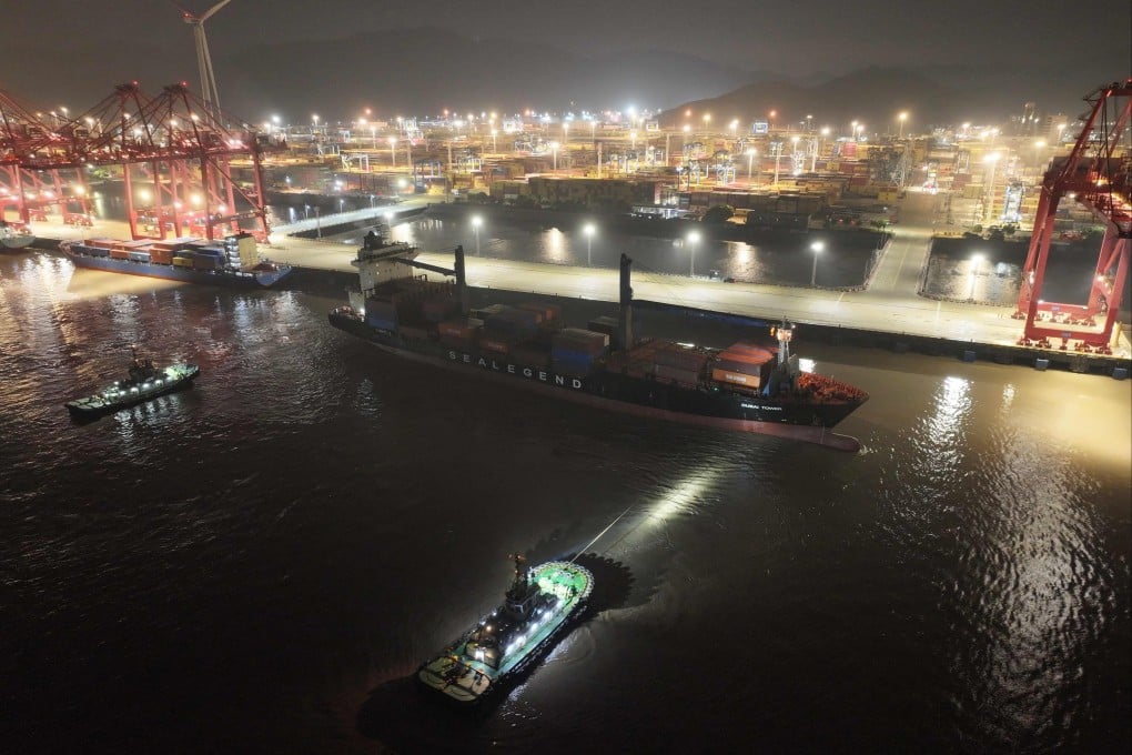Sea Legend’s Dubai Tower container ship sets sail from the port of Ningbo in Zhejiang province on August 15, bound for Felixstowe in England on the first weekly container service via the Arctic Ocean’s Northern Sea Route. Photo: AFP/Ningbo Zhoushan Port Group