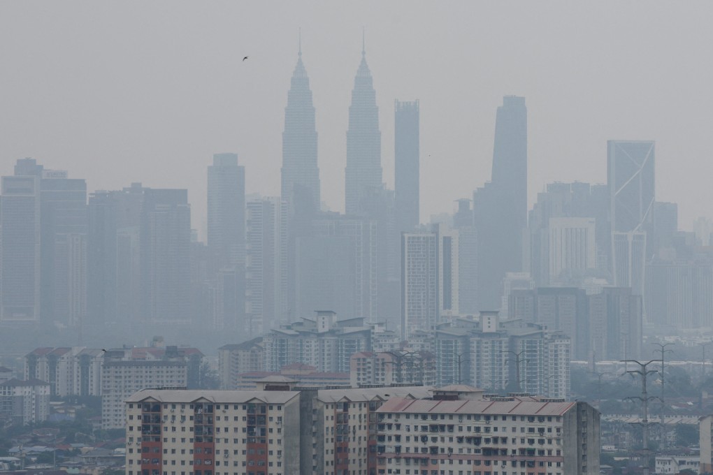 Sarawak records API 476 haze; health cases spike