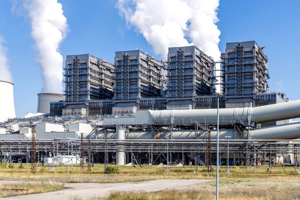 Units at the Jaenschwalde power Plant. The Preilack substation distributes electricity generated at the Jaenschwalde plant both regionally and beyond. Photo: dpa