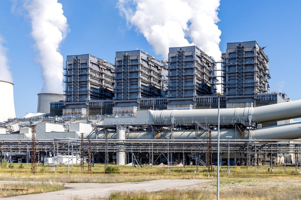 Units at the Jaenschwalde power Plant. The Preilack substation distributes electricity generated at the Jaenschwalde plant both regionally and beyond. Photo: dpa