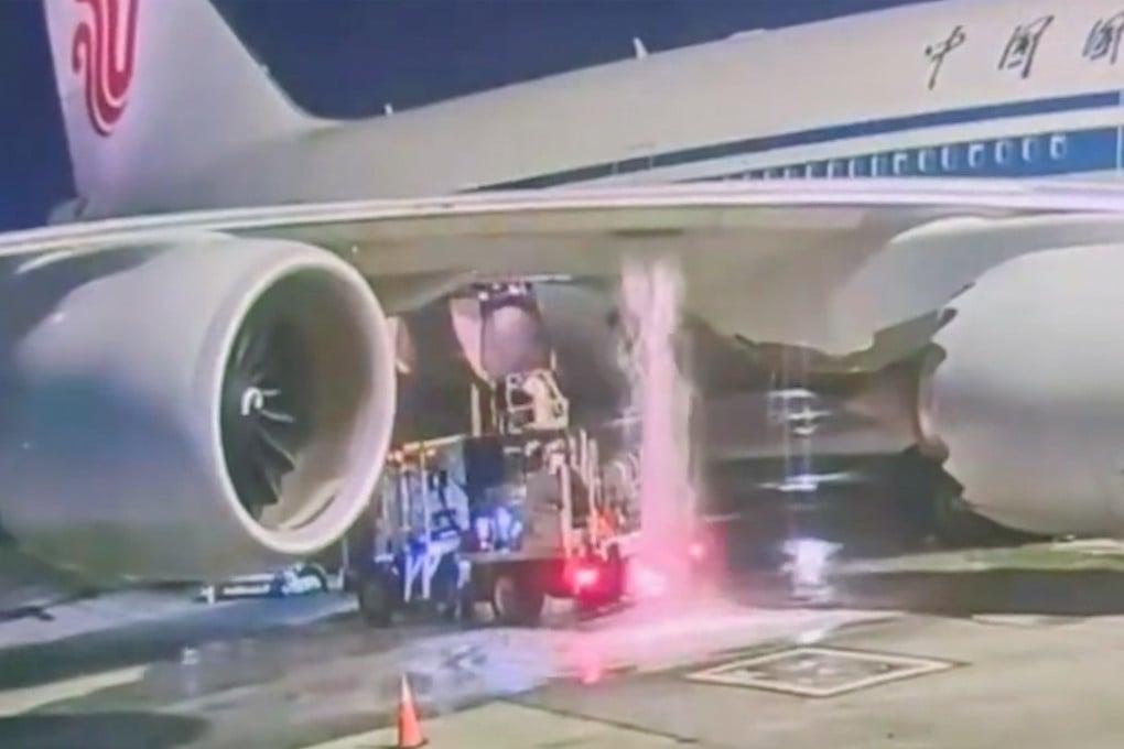 Video taken at JFK airport shows a reported fuel leak from a Boeing 747-8 operated by Air China on August 31. Witnesses say the fuel truck moved away while two hoses were still connected to the plane. Photo: Weibo