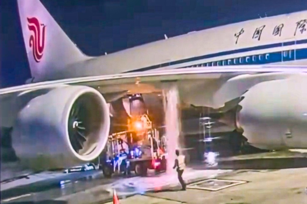 Video taken at JFK airport shows a reported fuel leak from a Boeing 747-8 operated by Air China on August 31. Witnesses say the fuel truck moved away while two hoses were still connected to the plane. Photo: Weibo
