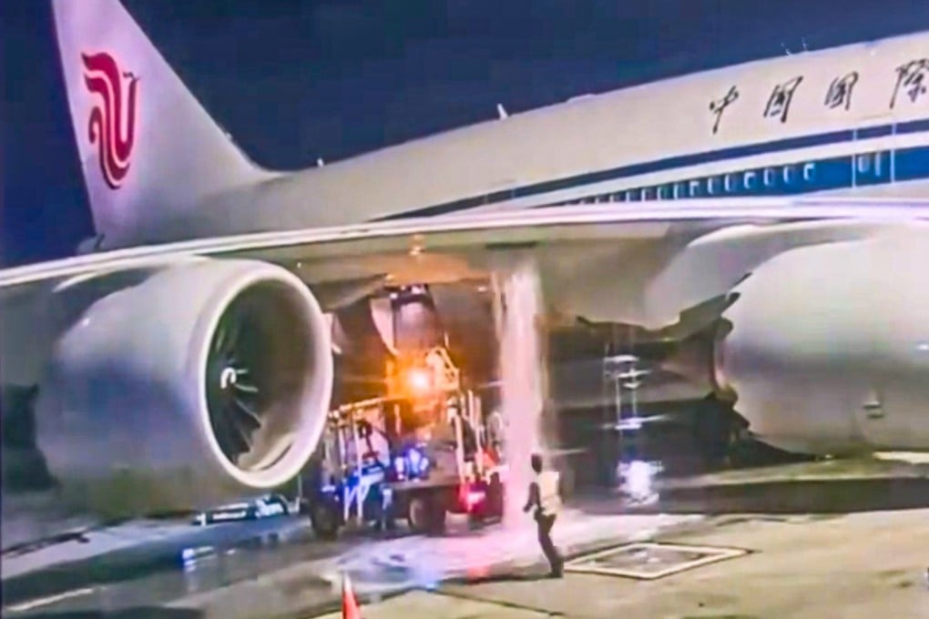 Video taken at JFK airport shows a reported fuel leak from a Boeing 747-8 operated by Air China on August 31. Witnesses say the fuel truck moved away while two hoses were still connected to the plane. Photo: Weibo