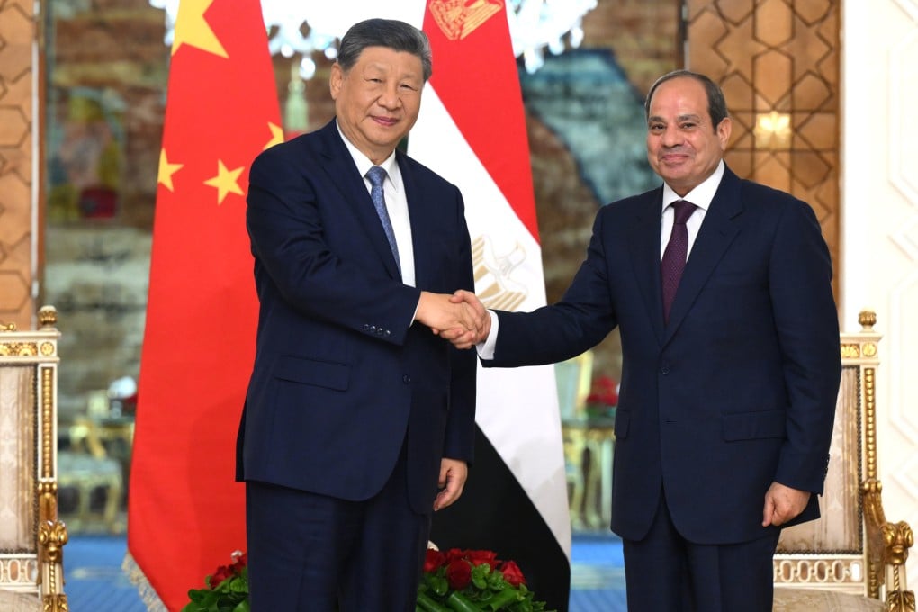Chinese President Xi Jinping, left, shakes hands with Egyptian President Abdel-Fattah el-Sisi before their meeting in Cairo, Egypt, on Wednesday, September 2. Photo: Xinhua