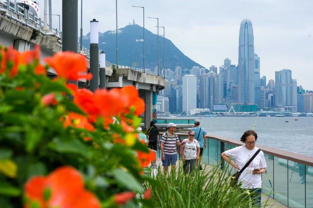 Elderly investors are becoming increasingly interested in Silver Bonds amid an uncertain financial market outlook. Photo: Jelly Tse