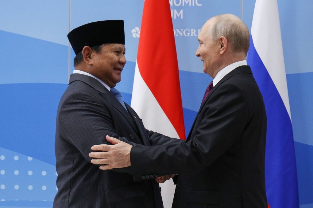 Indonesian President Prabowo Subianto (left) and Russian President Vladimir Putin meet on the sidelines of the Eastern Economic Forum in Vladivostok on Wednesday. Photo: Sputnik / EPA