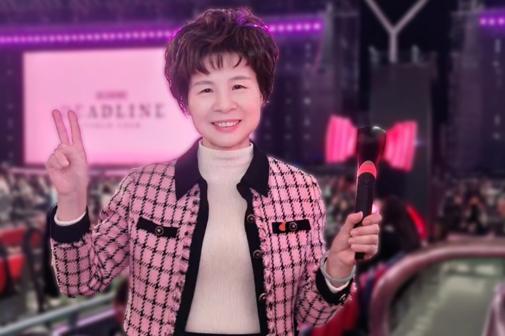A 62-year-old woman from Shantou who, despite not speaking standard Mandarin, is a multilingual singer with an impressive repertoire of over 100 songs in six different languages. Photo: Douyin