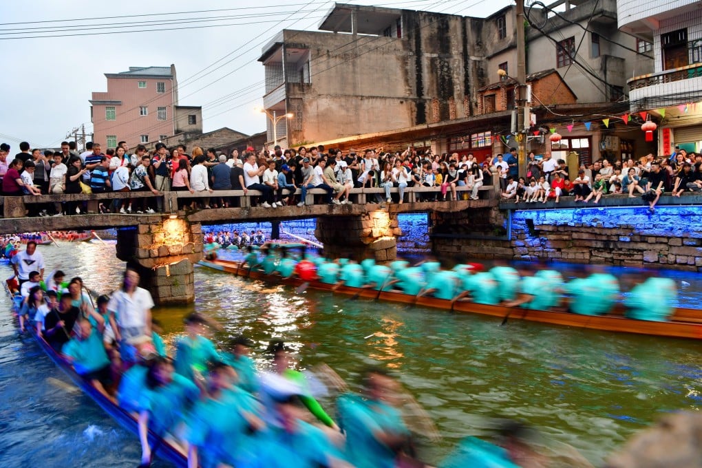 The new English textbooks for Chinese primary and middle-school students focus more on Chinese culture, such as the Dragon Boat Festival. Photo: Xinhua