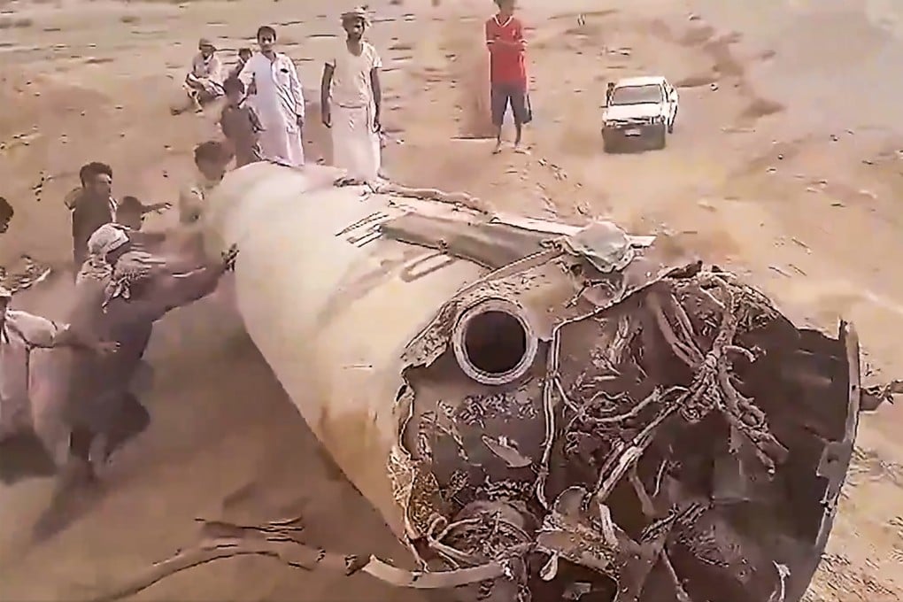 Video on social media shows debris from the booster stage of a short-range ballistic missile with “DF-15A” written on its side. It was discovered in the Raghwan district of Marib governorate. Photo: X.com/OSINTWarfare